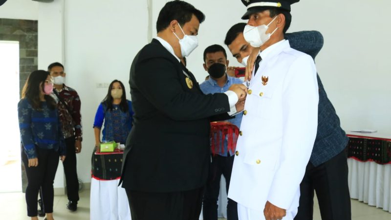 BUPATI SAMOSIR LANTIK KADES PAW