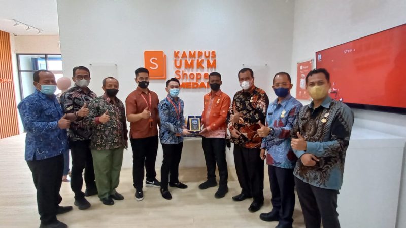 Dukung Program Wali Kota Kembangkan UMKM, Dirut PUD Pasar Datangi Kampus UMKM Shopee Medan