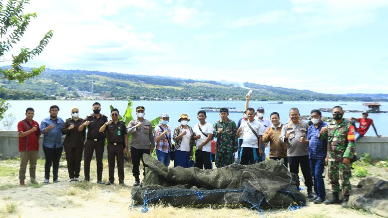 Pemkab Samosir Tertibkan KJA Masyarakat