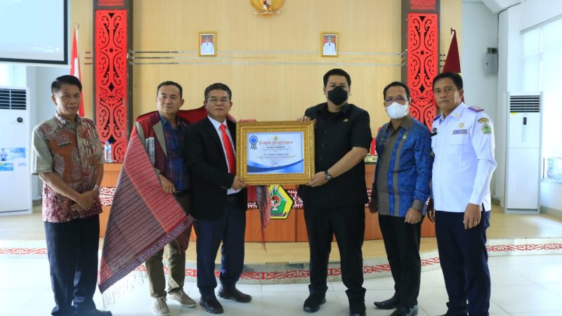 Pemkab Samosir Terima Hibah Lahan