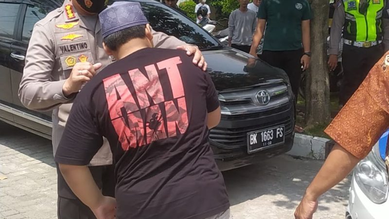 Kapolrestabes Medan Ikut Melepas Keberangkatan Jenazah Almh.Aipda Siti Fauziah Nasution