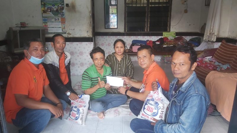 Ketua Pewarta Besuk dan Bantu Wartawan Korban Lakalantas