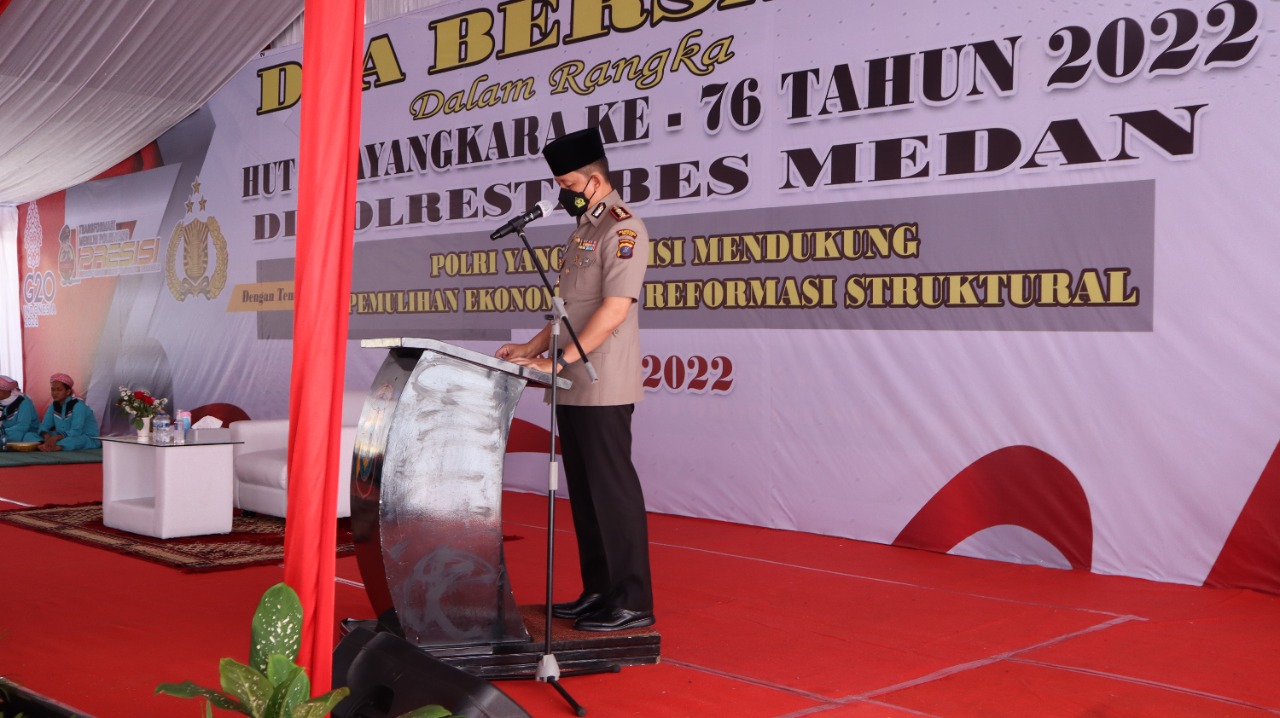 Gus Miftah Pimpin Doa Bersama di Polrestabes Medan