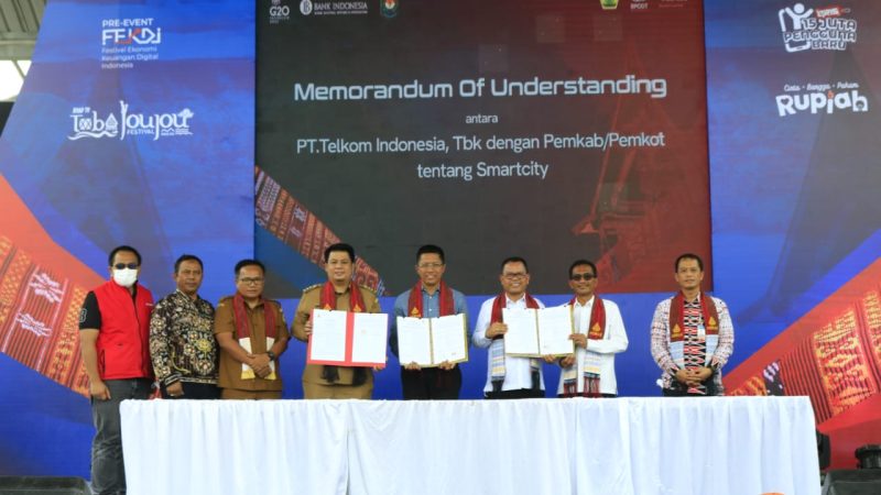Bupati Samosir Bersama PT.Telkom Tanda Tangani Kesepakatan Smart City