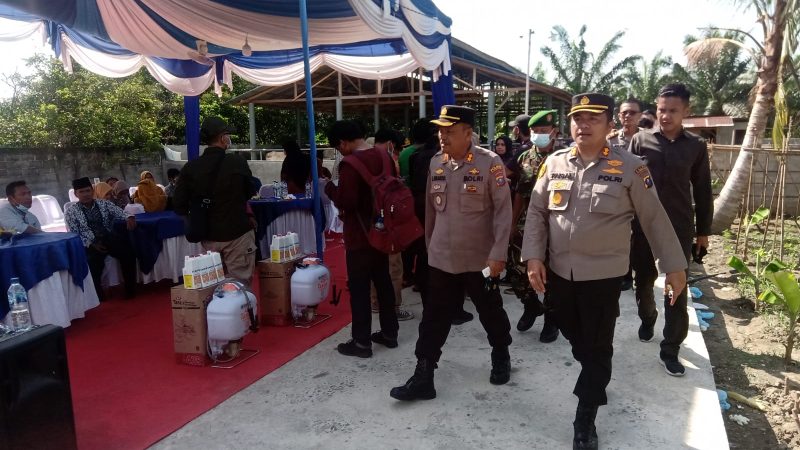 Kapolres Pelabuhan Belawan Dampingi Gubsu ” Masyarakat Tenang Semua Sapi Sudah di Vaksin
