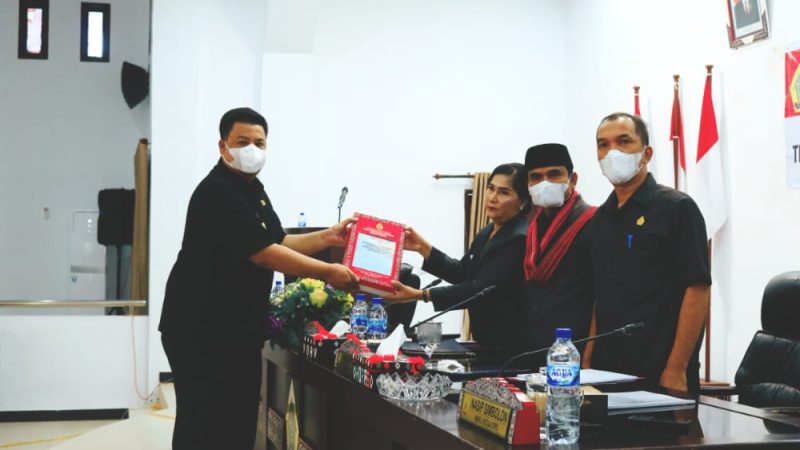 Bupati Samosir Sampaikan Nota Penghantar Ranperda Pertanggungan Jawab