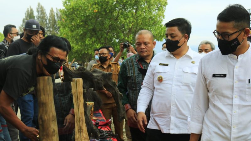 Menteri Sandiaga Uno Dorong Ekonomi Kreatif dan Kampanye Sadar Wisata Samosir