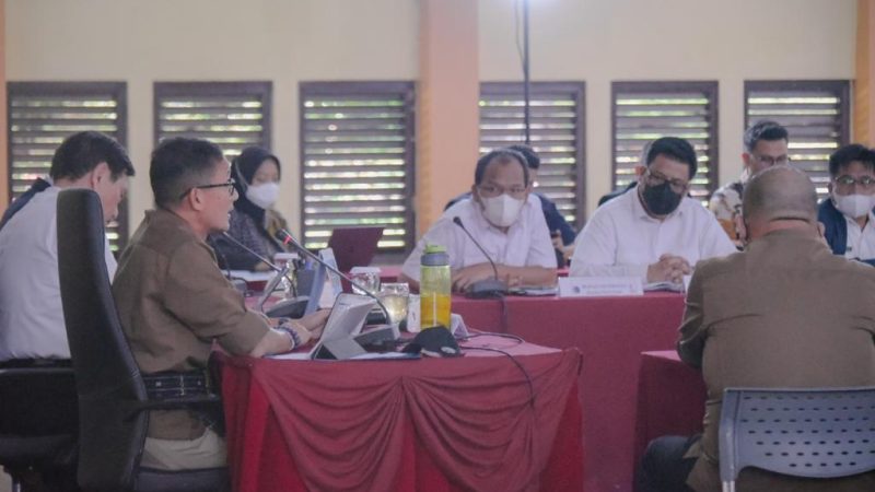 Rapat terbatas dengan Menko Marves : Usulan Pembangunan dari Bupati Samosir di respon langsung Pak Luhut.