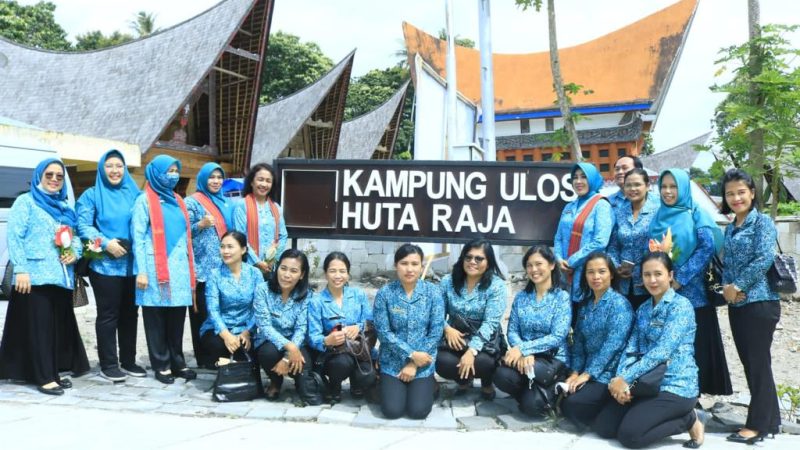 Supervisi di Kabupaten Samosir, Ketua TP. PKK Pusat Ingatkan Pentingnya Menjaga Kesehatan.