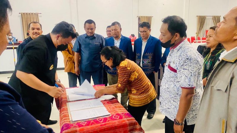 DPRD Kabupaten Samosir menyetujui Rancana Peraturan Daerah (Ranperda) Pertanggungjawaban APBD Samosir T.A 2021 disahkan menjadi Peraturan Daerah (Perda).