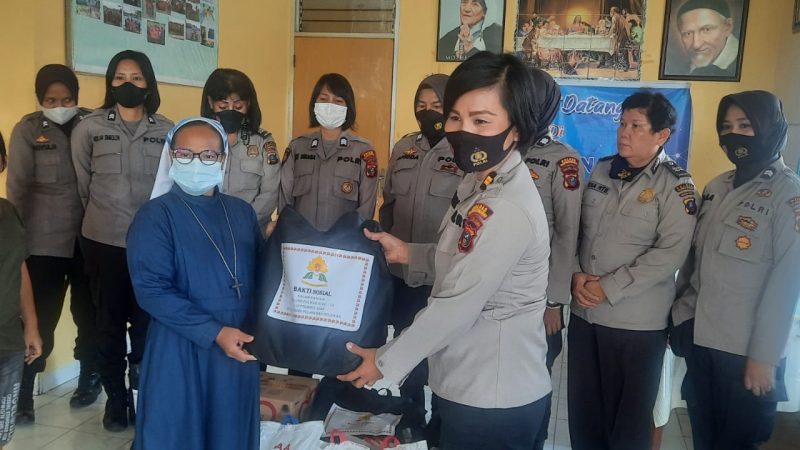Polwan Polres Pelabuhan Belawan Gelar Baksos dan Anjangsana