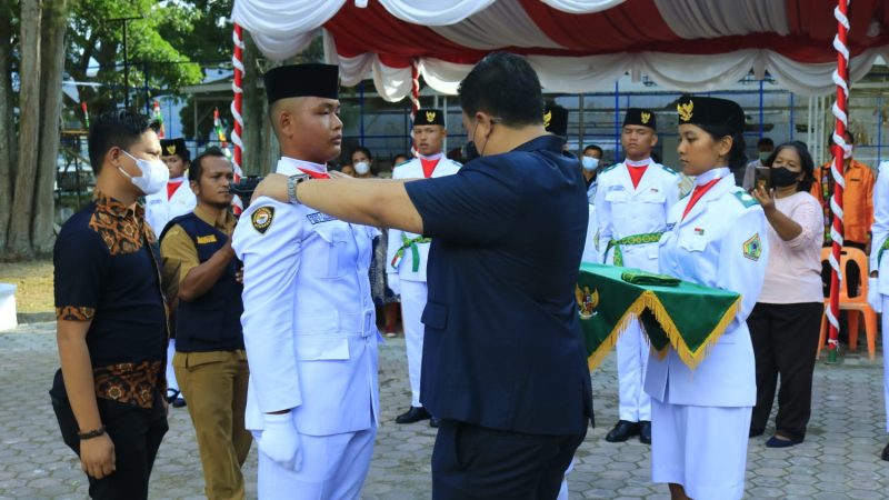 Bupati Samosir Kukuhkan paskibra Kabupaten