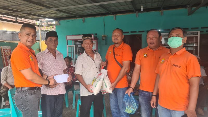 Warga Medan Area Selatan Meninggal, Ketua Pewarta Melayat dan Berikan Santunan
