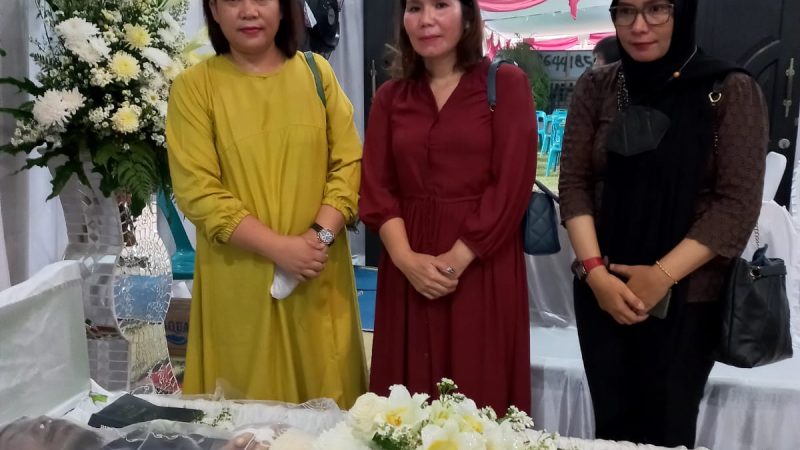 Alumni SPK RS.Tarutung TA 1994 Melayat Ke Rumah Duka Alm.Tumpal Sianturi,SKM Mantan Direktur Rs.Tarutung