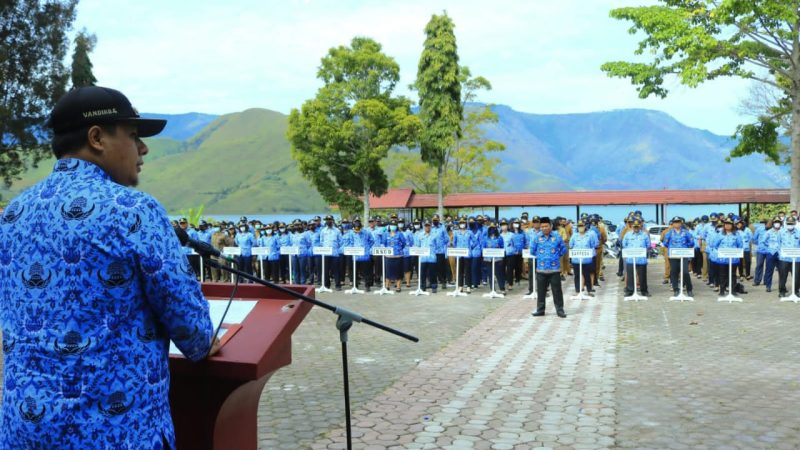 Bupati Samosir Pimpin Upacara Hari Kesadaran Nasional, Dirangkai dengan Penyerahan Petikan SK CPNS dan P3K Formasi 2021.