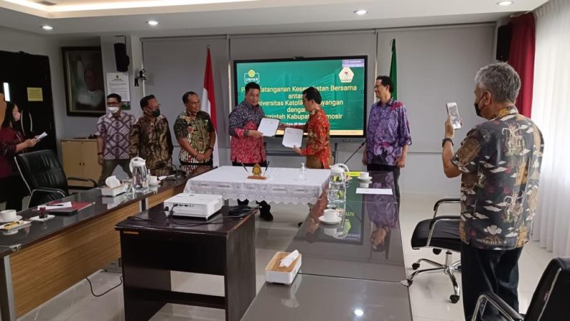 Bupati Samosir Jalin Kerjasama Dengan Unpar