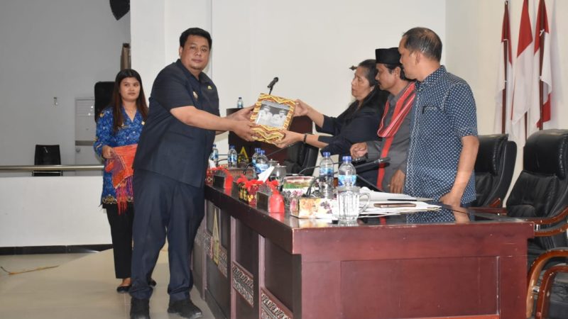 Bupati Samosir Sampaikan Nota Penghantar Keuangan Ranperda APBD 2023