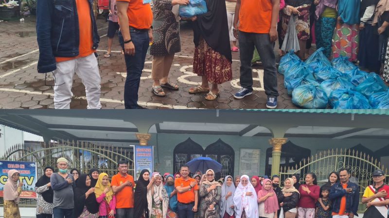 Reskrim Polrestabes Berkeloborasi Bersama Pewarta Gulirkan Sembako Kepada Warga Kurang Mampu di Jalan Bromo
