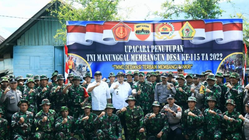Penutupan TMMD Ke-115 Di Samosir, Danrem 023/KS Bersama Bupati Gunting Pita Pembukaan Jalan Baru