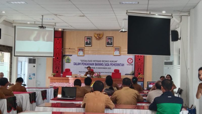 Pj.Sekda Samosir Buka Sosialisasi Mitigasi Resiko Hukum Pengadaan Barang dan Jasa