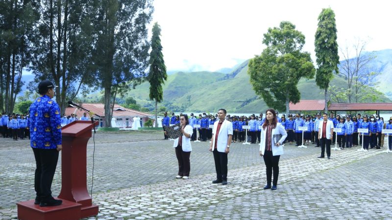 Bupati Samosir Pimpin Upacara Hari Kesadaran Nasional yang Dirangkai Dengan Hari Kesehatan Nasional ke-58.