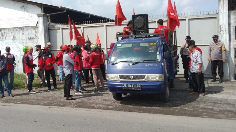 Buruh Geruduk CV Surya Cemerlang