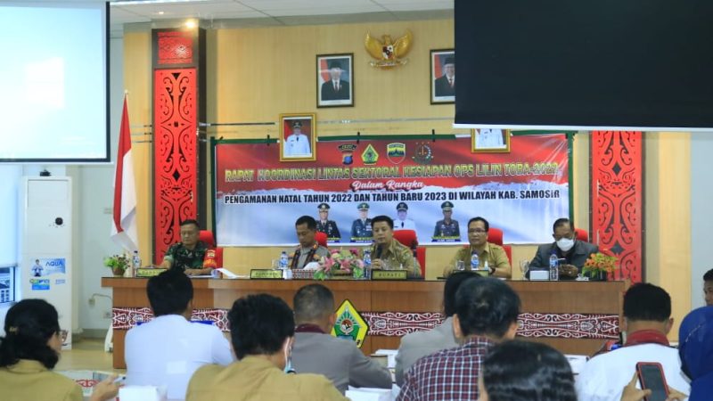 Bupati Samosir Pimpin Rapat Lintas Sektoral Kesiapan Pengamanan Libur Natal dan Tahun Baru