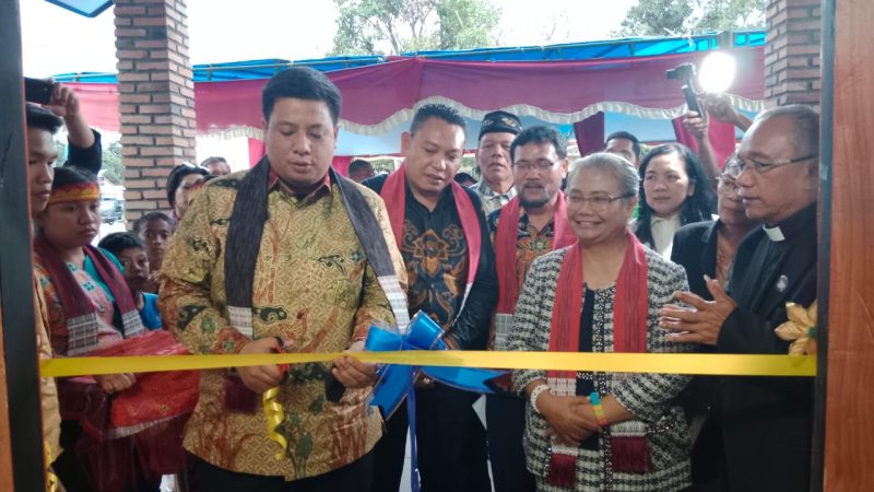 Bupati Samosir Launching Galery UMKM HKBP Distrik VII Samosir