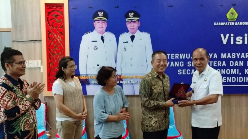 Wabup Samosir Sambut Audiensi Yayasan Indonesia Korea Network