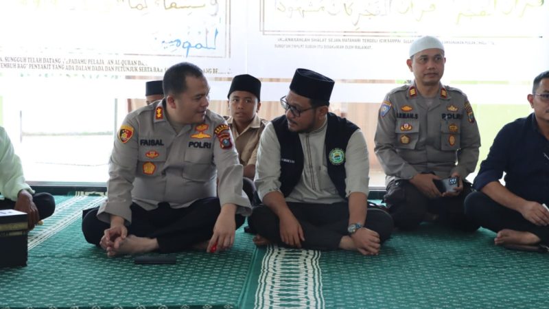 Polres Pelabuhan Belawan Menggelar Kegiatan Jum’at Curhat di Masjid Nurul Hidayah Sicanang