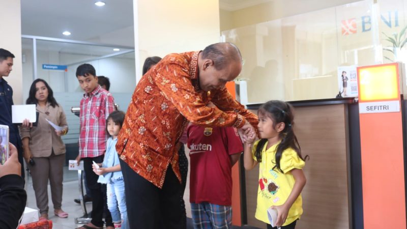 Peduli Anak YaPI, Pemkab Samosir Salurkan Bantuan Sosial