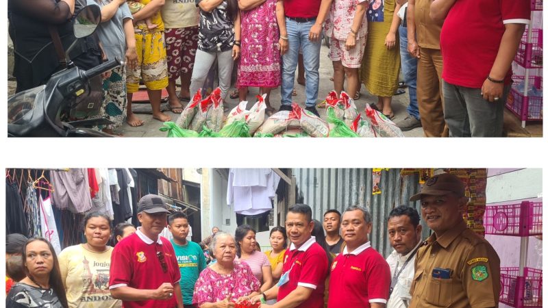 Ketua Pewarta Lanjutkan Pesan Orangtua, Berbagi Sembako di Jumat Barokah