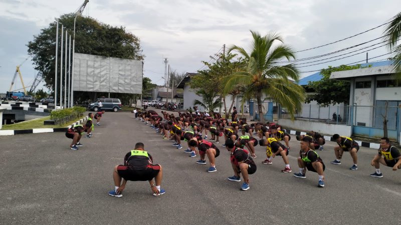 Uji Nilai Kemampuan Dasar Prajurit Korps Marinir Petarung Yonmarhanlan I Laksanakan Lari 3200 M