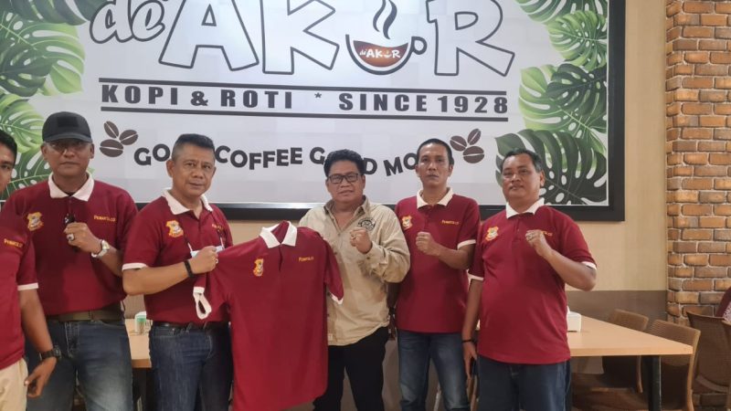 Terima Baju Terbaru Pewarta, Ketua JMSI Sumut Apresisiasi Kepedulian Sosial Ketua Pewarta