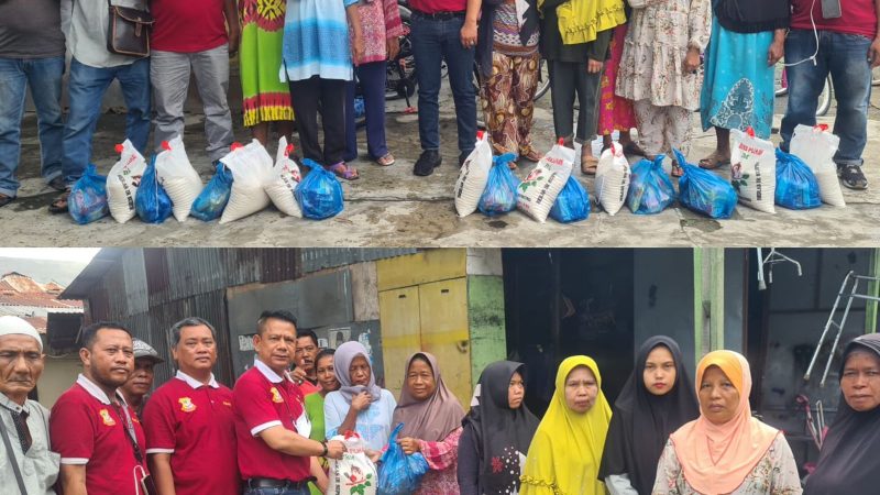 Terus Berbuat Kebaikan di Jumat Barokah, Ketua Pewarta Bagi Sembako pada Janda dan Kaum Duafa