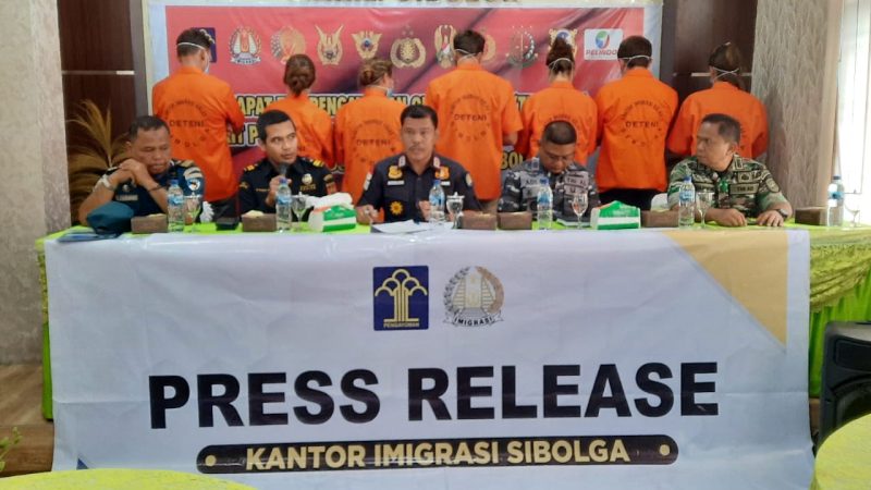 Imigrasi Sibolga Bersama Anggota TIMPORA Amankan Tujuh Orang Warga Negara Asing