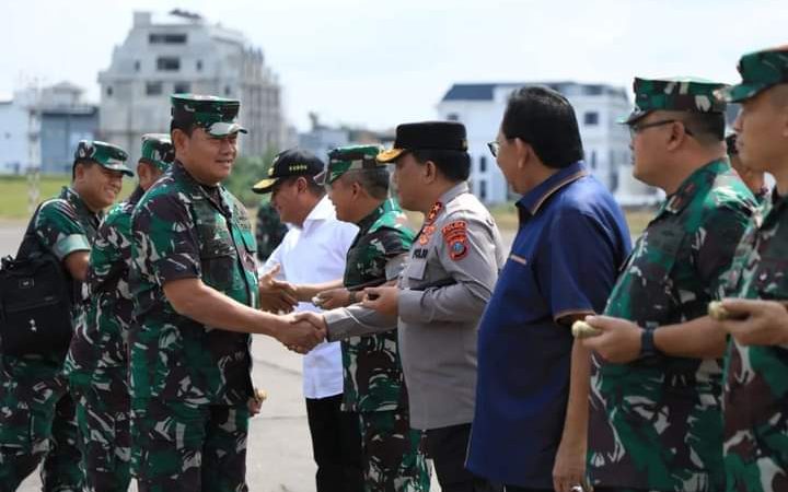 Kapolda Sumut Sambut Kedatangan Panglima TNI