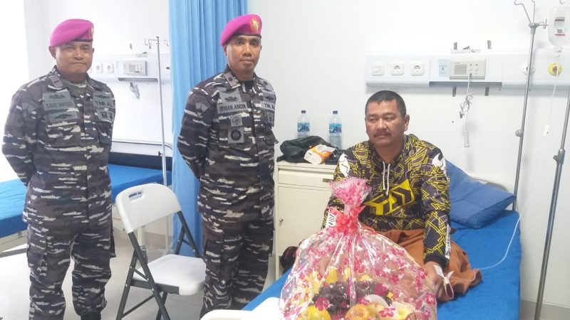 Rasa Bentuk Peduli Danyonmarhanlan I dan Perwira Jenguk Prajurit yang Sakit