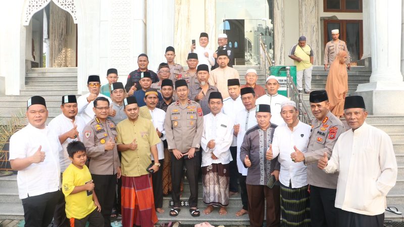 Safari Jumat Berkah di Masjid Nurul Islam Jalan Seksama Medan, Wakapolda Sumut : Masyarakat Mempunyai Tugas Sama Jaga Keamanan