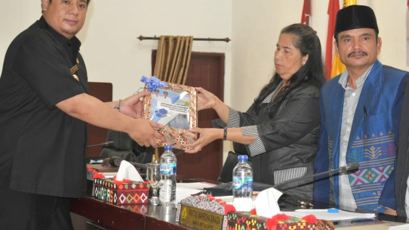 Bupati Samosir Sampaikan Nota Pengantar LKPJ Tahun Anggaran 2022.