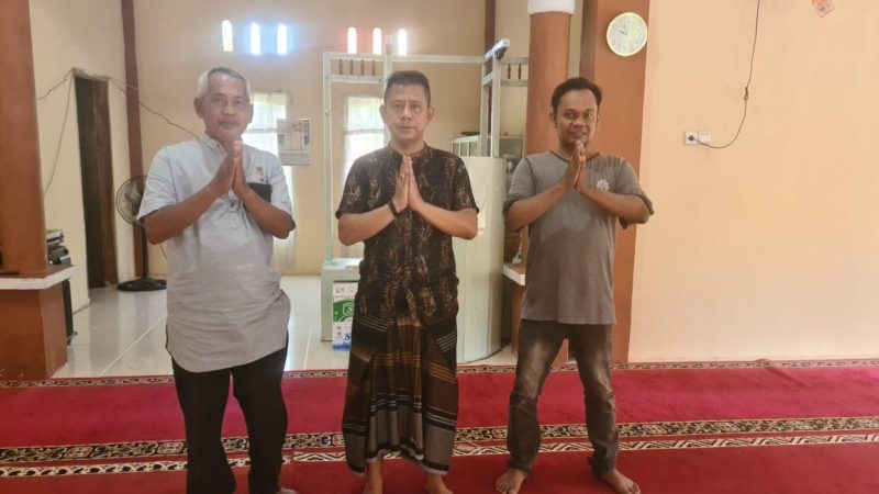 Ketua Pewarta Salat Ied di Masjid Mangur Padang ” Mohon Maaf Lahir Dan Bathin “