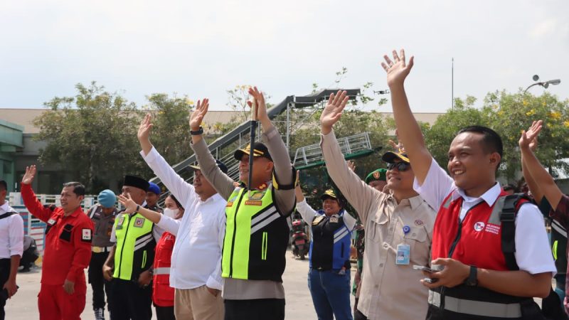 Kapolres Pelabuhan Belawan Tinjau Keberangkatan Kapal Kelud Arus Balik Lebaran 2023