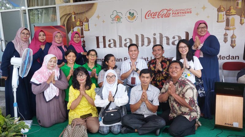 Manfaatkan Suasana Lebaran, BSINN dan CCEP Indonesia Perkuat Hubungan Bank Sampah Melalui Kegiatan Halalbihalal dan Penandatangan MoU