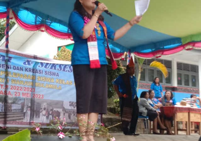 Kepala Sekolah SMP N I Sianjur Mula-mula Sebut Kunci Keberhasilan pendidikan Adalah Kerjasama Pihak Sekolah Dengan Seluruh Elemen Masyarakat