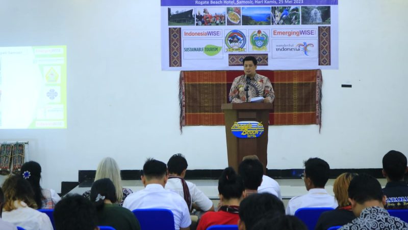 Bupati Samosir Pimpin Seminar Pariwisata Berkelanjutan Bertema “Pure Toba – Toba Murni” di Samosir.