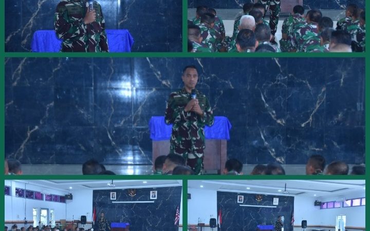 Seluruh Prajurit Yonmarhanlan I Terima Jam Komandan