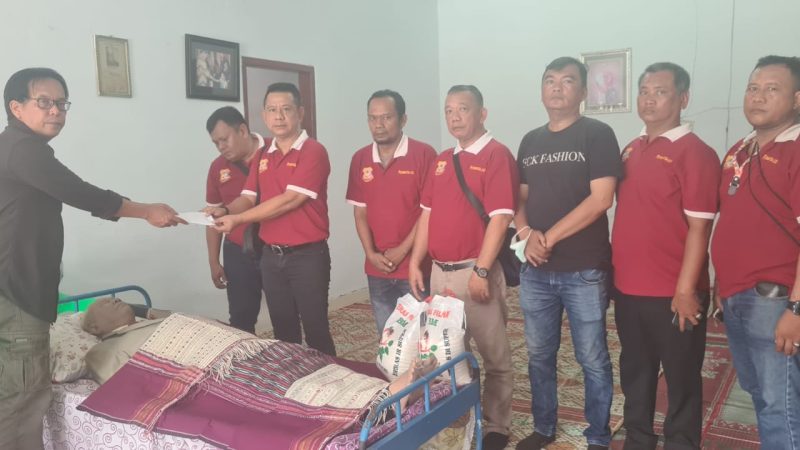 Orangtua Arnold Sianturi Berpulang, Ketua Pewarta Melayat ke Rumah Duka, Arnold: Pesan Terakhirnya Damai dan Ikhlas Melepasku