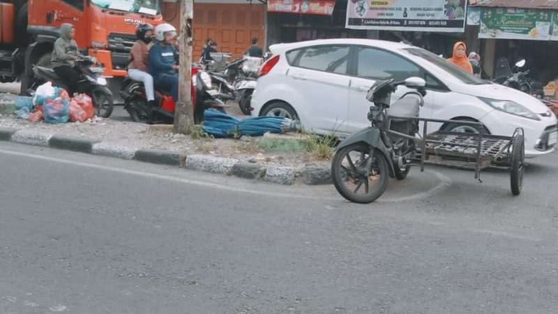 Jalan Macet dan Sampah Bertumpukan, Camat Medan Area Diminta Tinjau Jabatan Kepling V