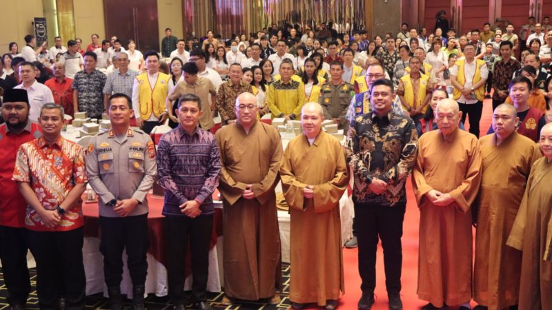 Kapolrestabes Hadiri Acara Peringatan Hari Raya Waisak Pemko Medan
