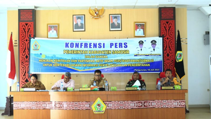 Terkait Pemberitaan Dugaan Pupuk Palsu, Pemkab Samosir Gelar Konfrensi Pers.